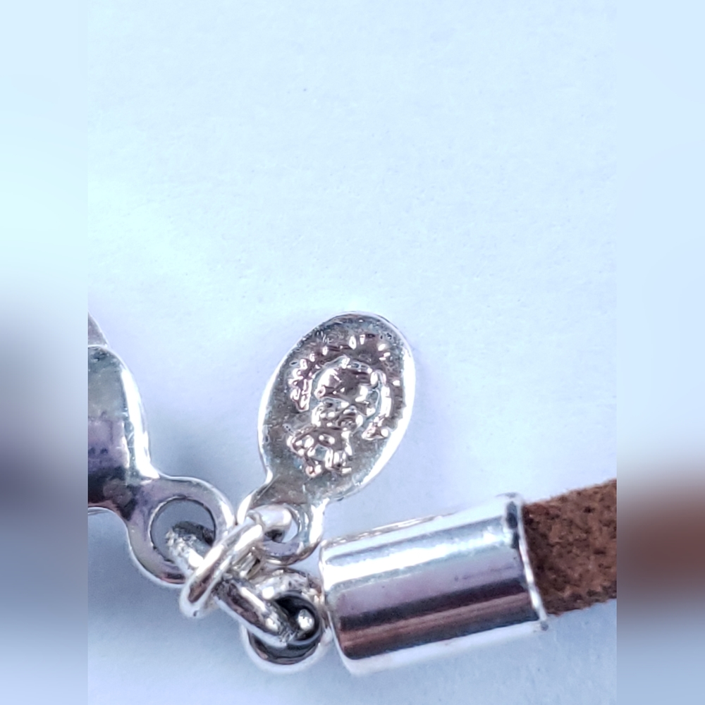 Silver and suede pendant necklace - Picture 5 of 6